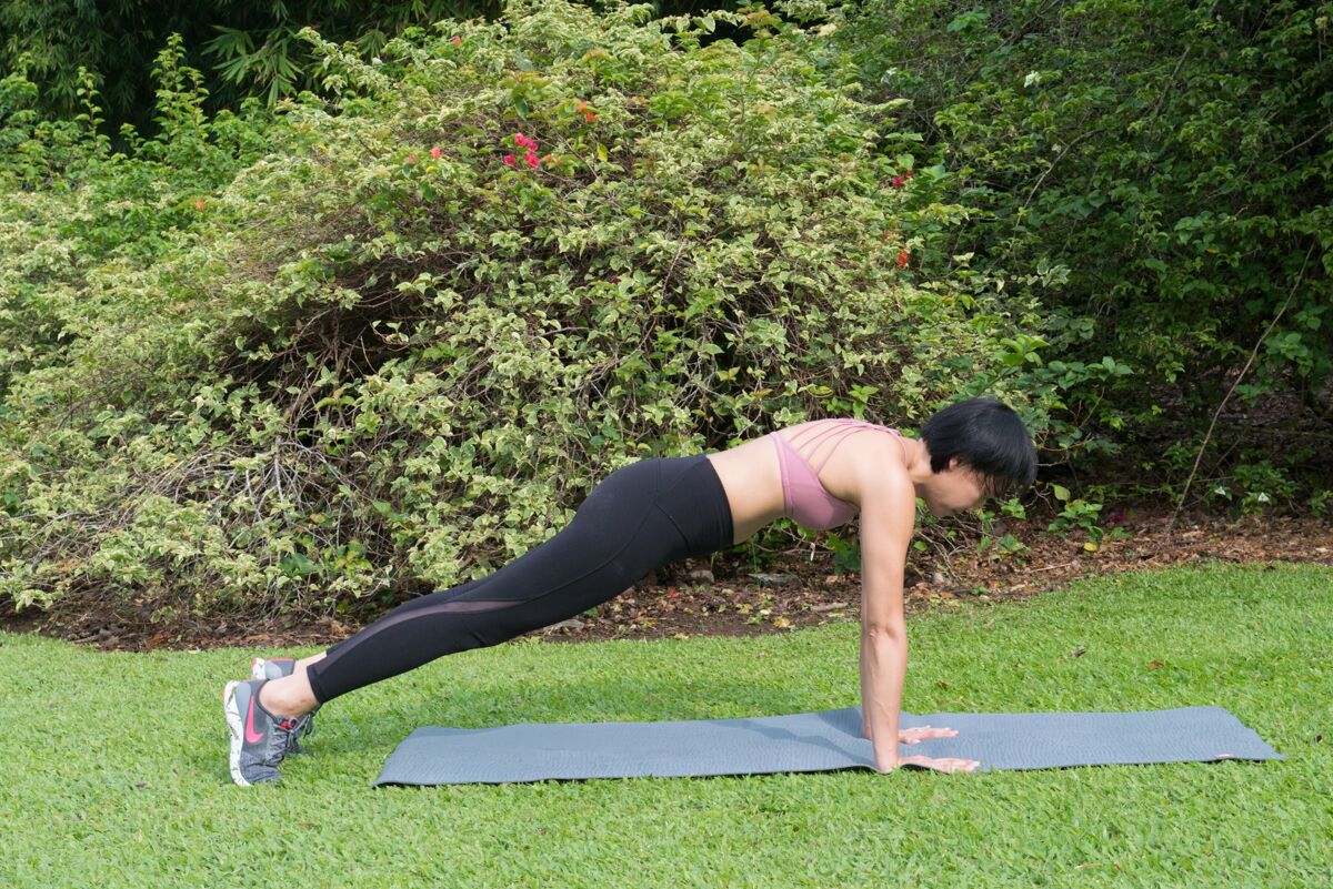 Betty Personal Trainer Singapore_Plank Maly